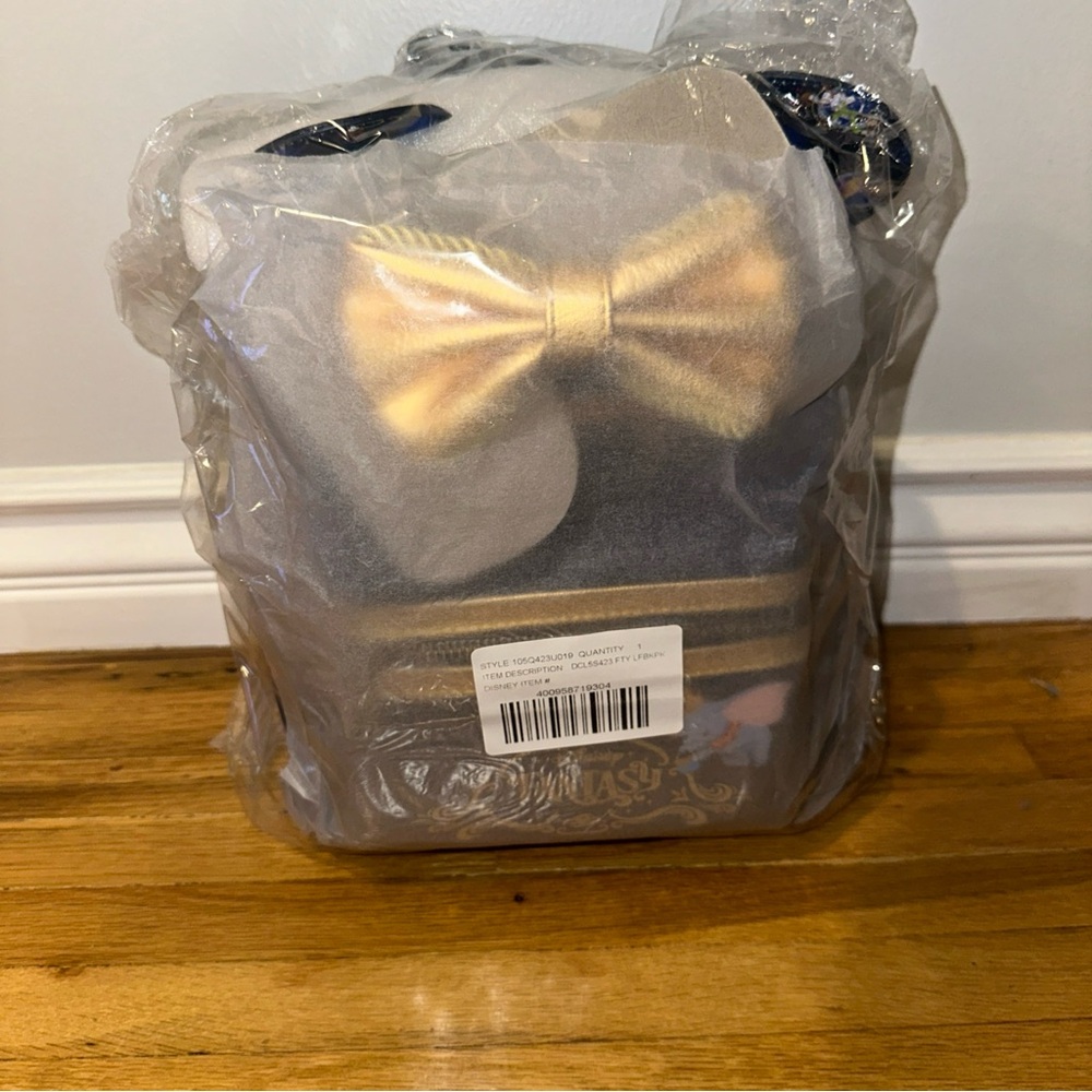 New in package Disney Dumbo Cruiseline Fantasy Loungefly